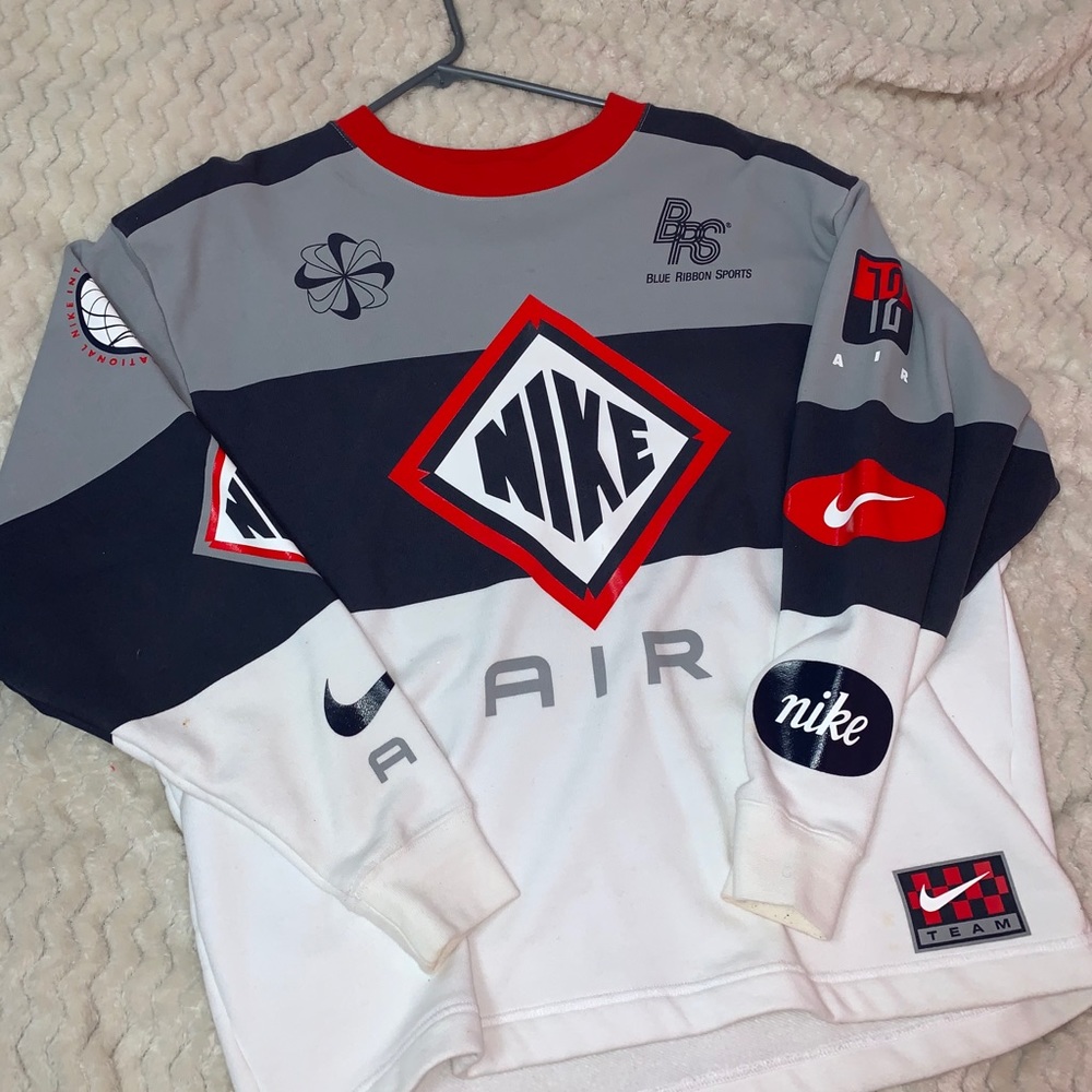 Women’s Nike sweatshirt